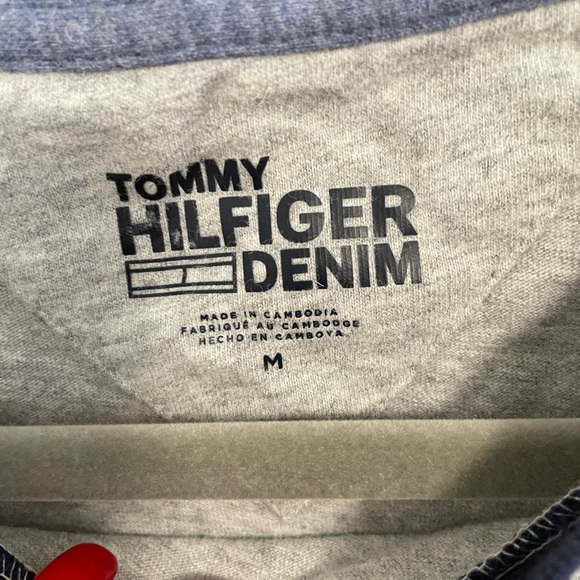 Tommy Hilfiger Gray Tee with Appliqué Logo Sz M. New - Picture 3 of 7